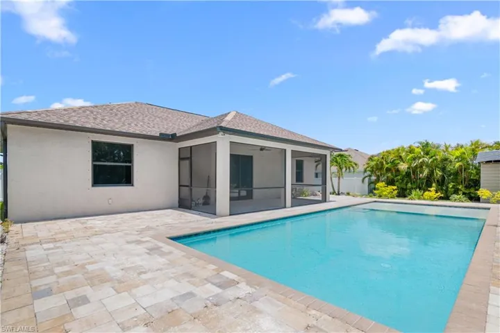2208 Sw 12th Ln, Cape Coral, Florida 33991