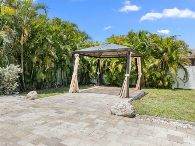 2208 Sw 12th Ln, Cape Coral, Florida 33991