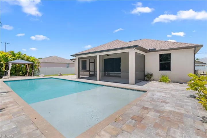 2208 Sw 12th Ln, Cape Coral, Florida 33991