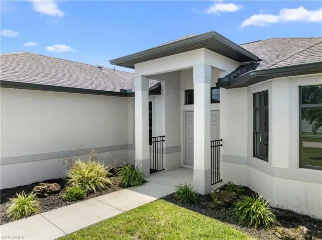 2208 Sw 12th Ln, Cape Coral, Florida 33991