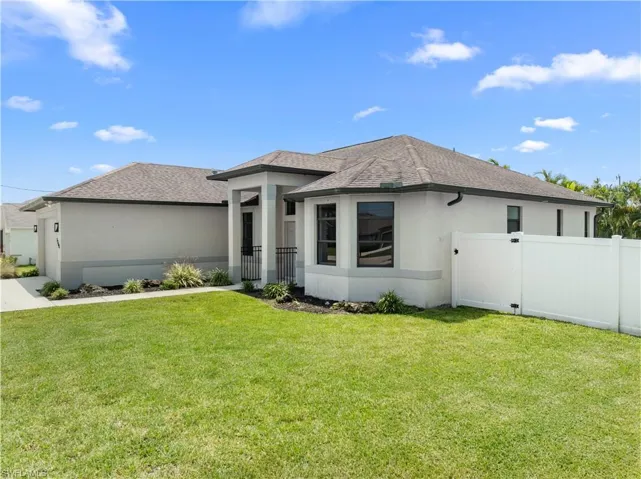 2208 Sw 12th Ln, Cape Coral, Florida 33991