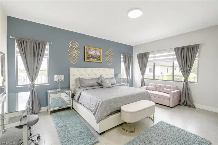Main Bedroom, expansive floor plan