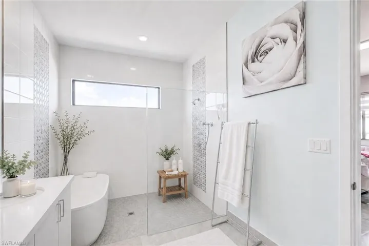 Custom Bath with Large Soaking Tub & Shower