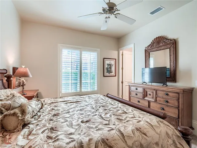 Bedroom with ceiling fan