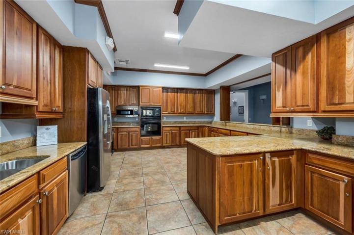 Clubhouse catering kitchen