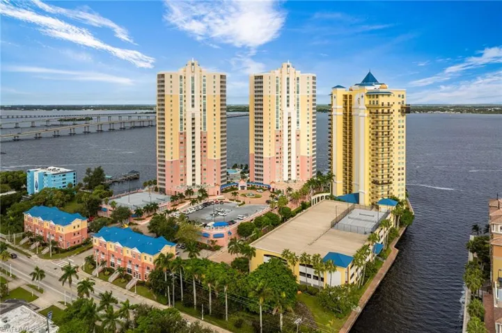2743  1st  ST, Fort Myers, FL 33916