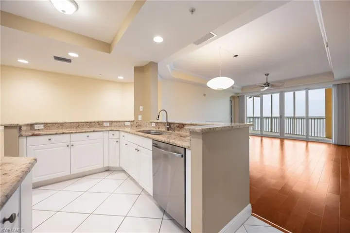 2743  1st  ST, Fort Myers, FL 33916