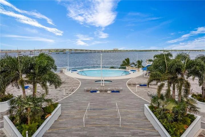 2743  1st  ST, Fort Myers, FL 33916
