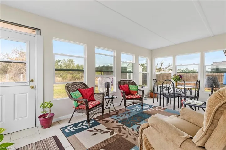 Large & Spacious Enclosed Lanai (10.4 ft x 18.7 ft)