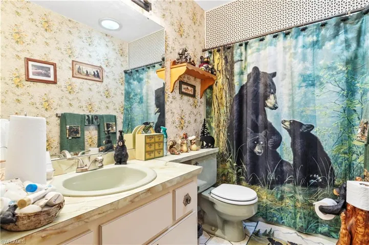 Guest Bathroom 2