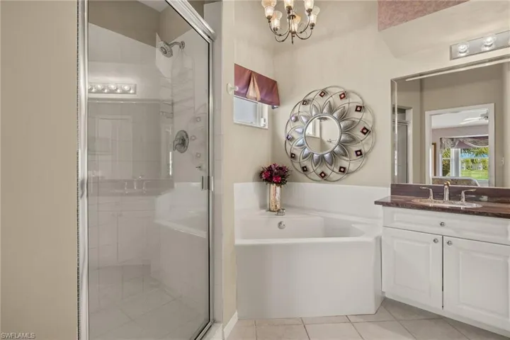 8067  Queen Palm  LN, Fort Myers, FL 33966