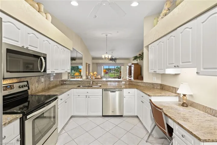8067  Queen Palm  LN, Fort Myers, FL 33966