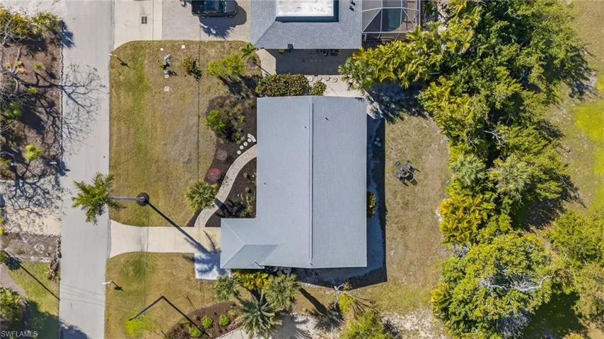 Aerial view of property and surrounding area