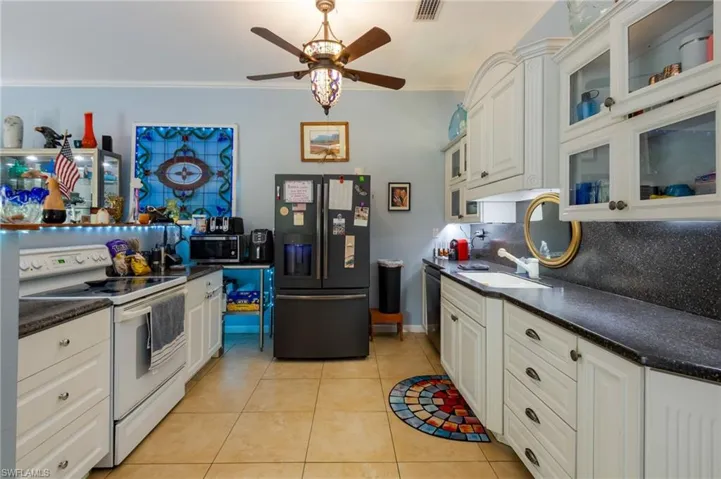 17611 Old Bayshore Rd, North Fort Myers, Florida 33917