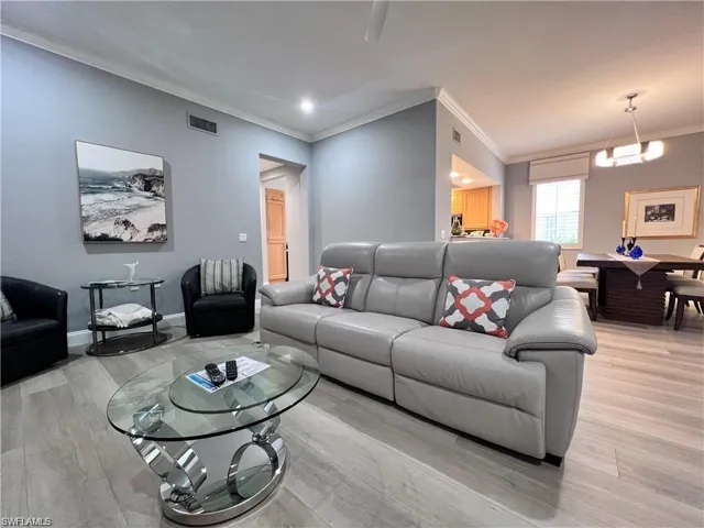 817 Regency Reserve Cir 3901, Naples, Florida 34119