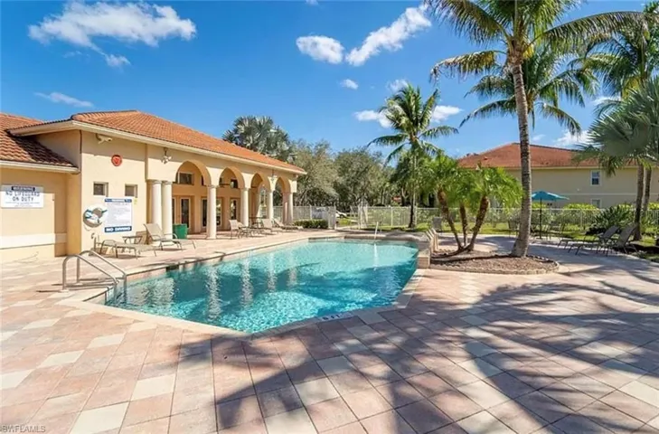 8255  Ibis Club  DR, Naples, FL 34104
