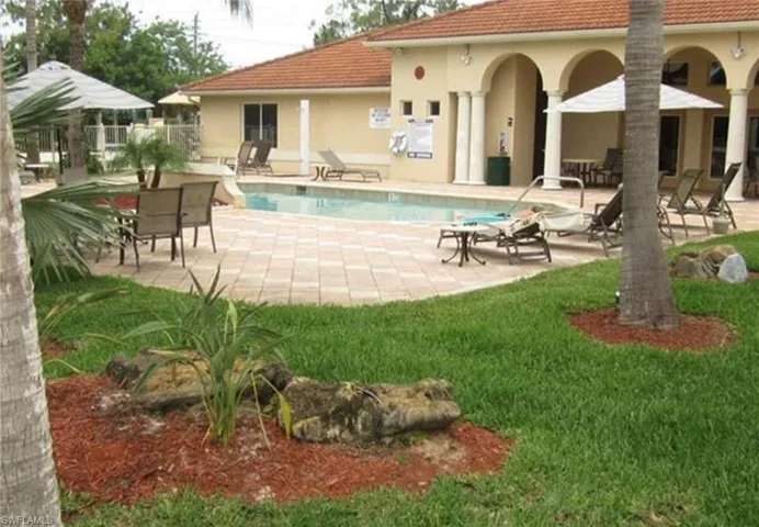 8255  Ibis Club  DR, Naples, FL 34104