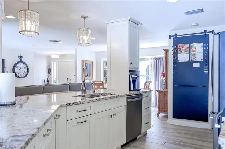 5675 Golden Oaks Ln, Naples, Florida 34119