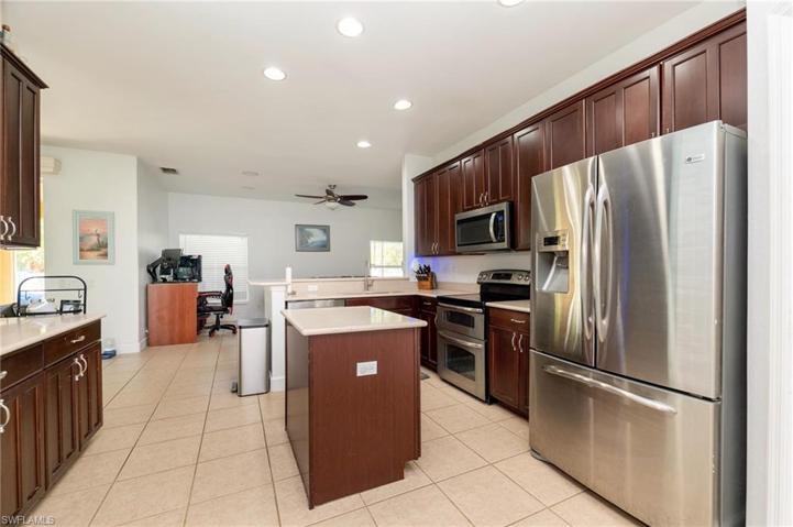 2181  Cape Heather  CIR, CAPE CORAL, FL 33991