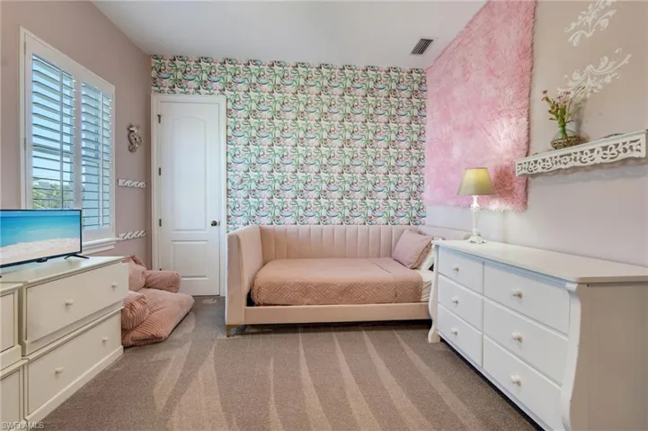 Guest en-suite #2