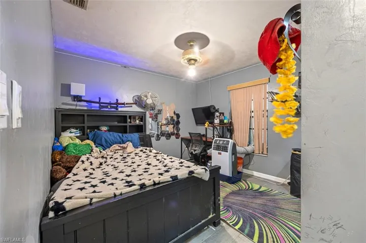 Bedroom with ceiling fan