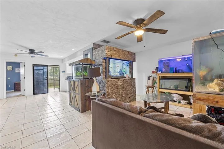 FISH TANK NOT BUILT IN!