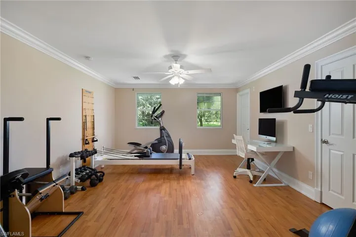 Gym or Large Bedroom w/ Ensuite Bathroom