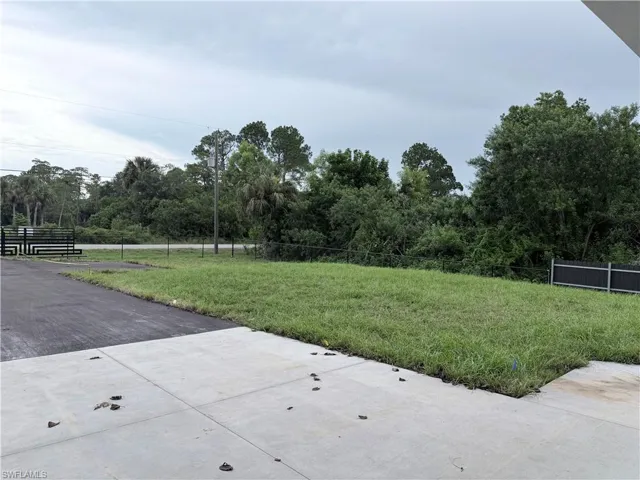 472 12th St Ne, Naples, Florida 34120