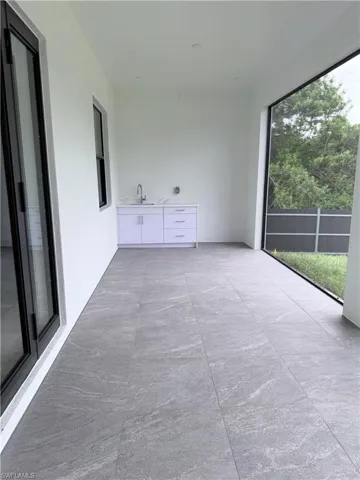 472 12th St Ne, Naples, Florida 34120