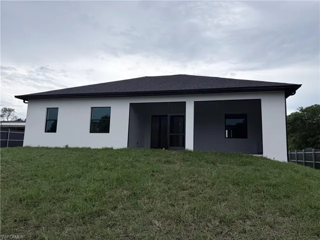 472 12th St Ne, Naples, Florida 34120