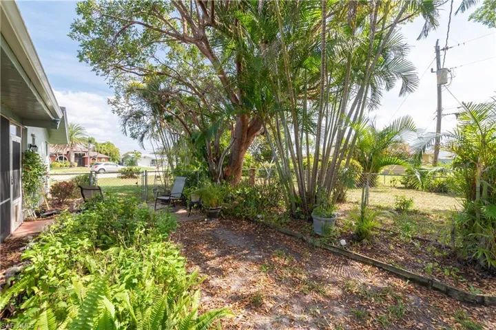 1038 SE 25th LN, CAPE CORAL FL 33904