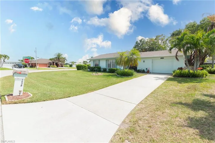1038 SE 25th LN, CAPE CORAL FL 33904