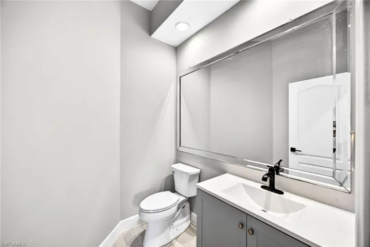7214 Hendry Creek Dr, Fort Myers, Florida 33908