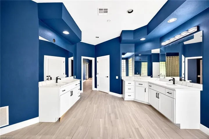 7214 Hendry Creek Dr, Fort Myers, Florida 33908