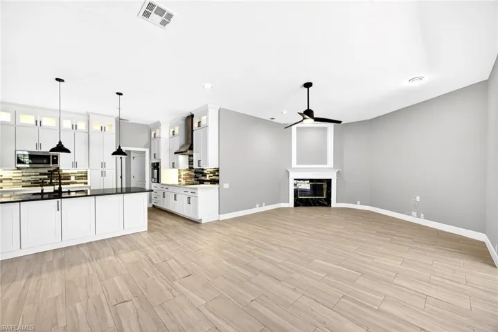 7214 Hendry Creek Dr, Fort Myers, Florida 33908