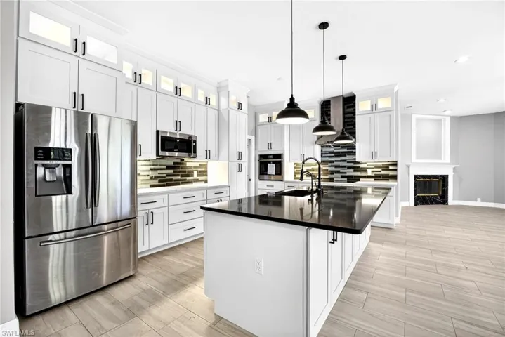 7214 Hendry Creek Dr, Fort Myers, Florida 33908