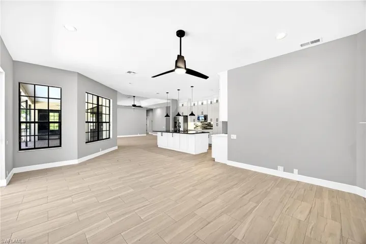 7214 Hendry Creek Dr, Fort Myers, Florida 33908