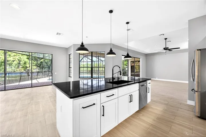 7214 Hendry Creek Dr, Fort Myers, Florida 33908