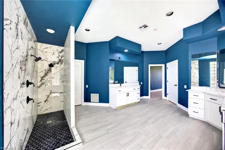 7214 Hendry Creek Dr, Fort Myers, Florida 33908