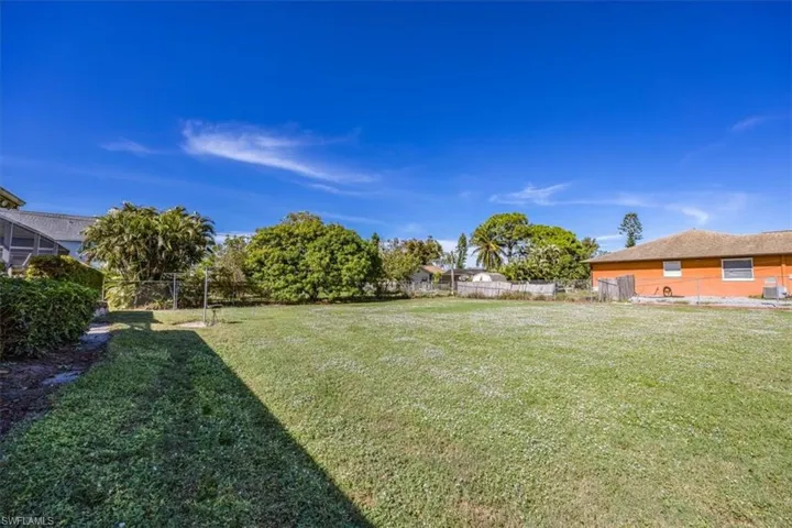Property includes large vacant lot next door!