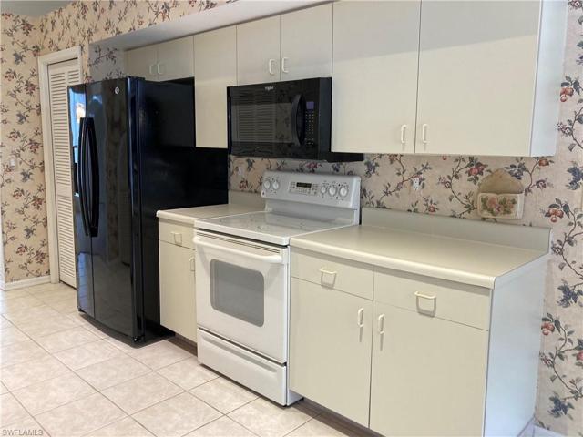 201  Countryside  DR, Naples, FL 34104