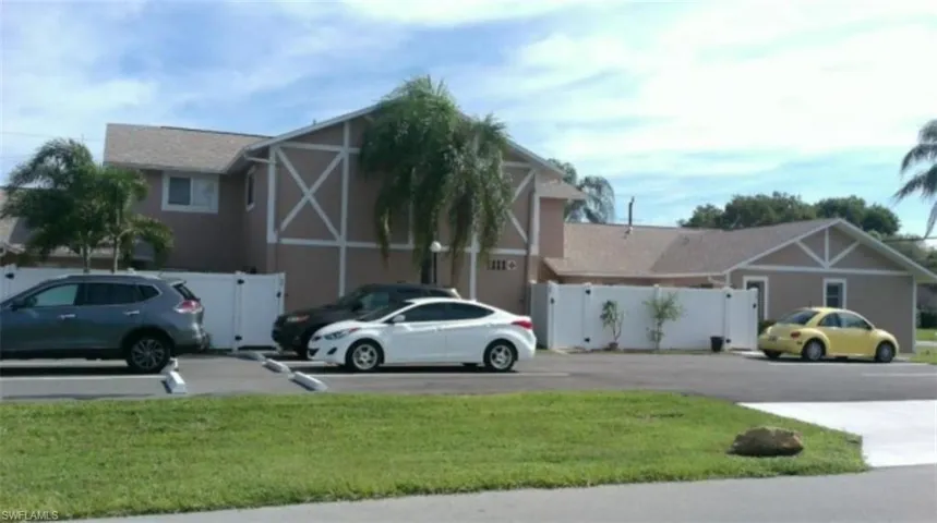 1021 SE 8th  TER, Cape Coral, FL 33990
