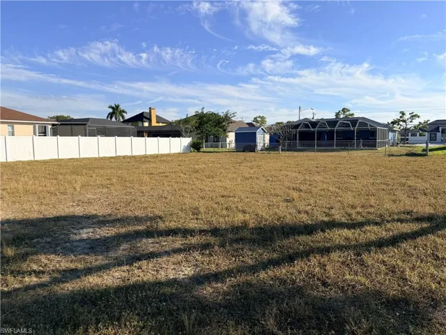View of yard featuring a residential view