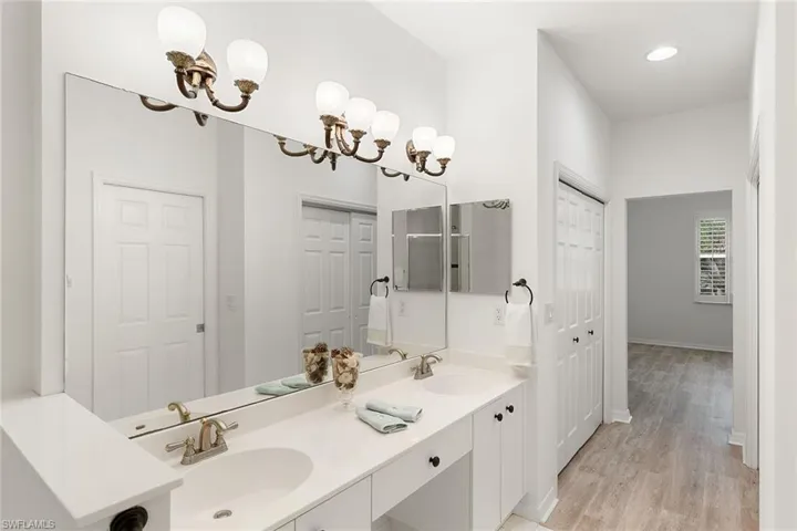 625  Lalique  CIR, Naples, FL 34119
