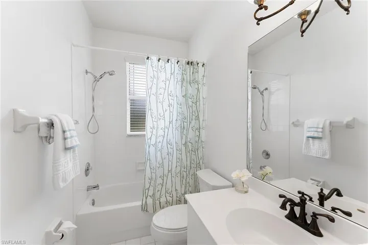 625  Lalique  CIR, Naples, FL 34119