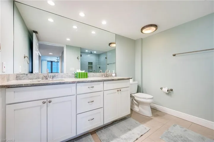 11030  Gulf Shore  DR, Naples, FL 34108