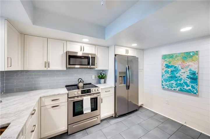11030  Gulf Shore  DR, Naples, FL 34108