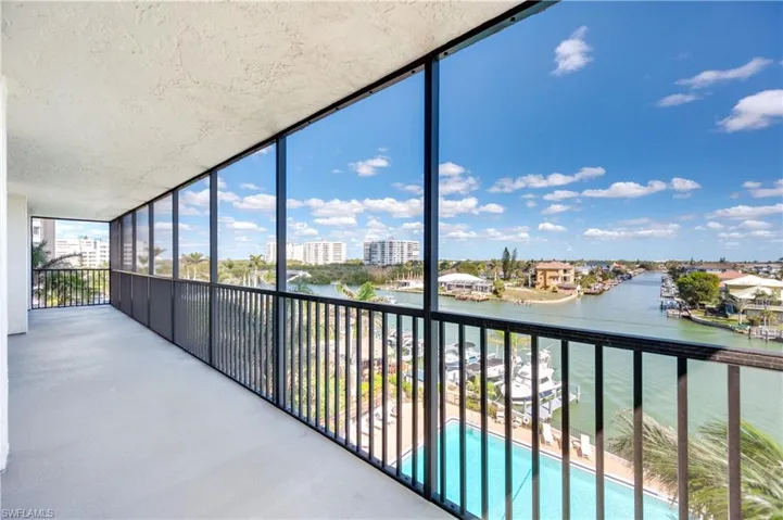 11030  Gulf Shore  DR, Naples, FL 34108