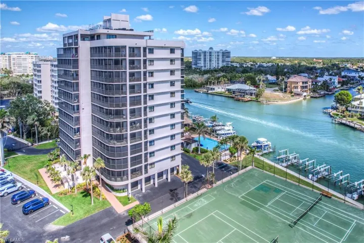 11030  Gulf Shore  DR, Naples, FL 34108