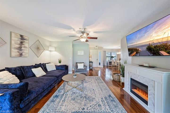 463  Torrey Pines  PT, Naples, FL 34113
